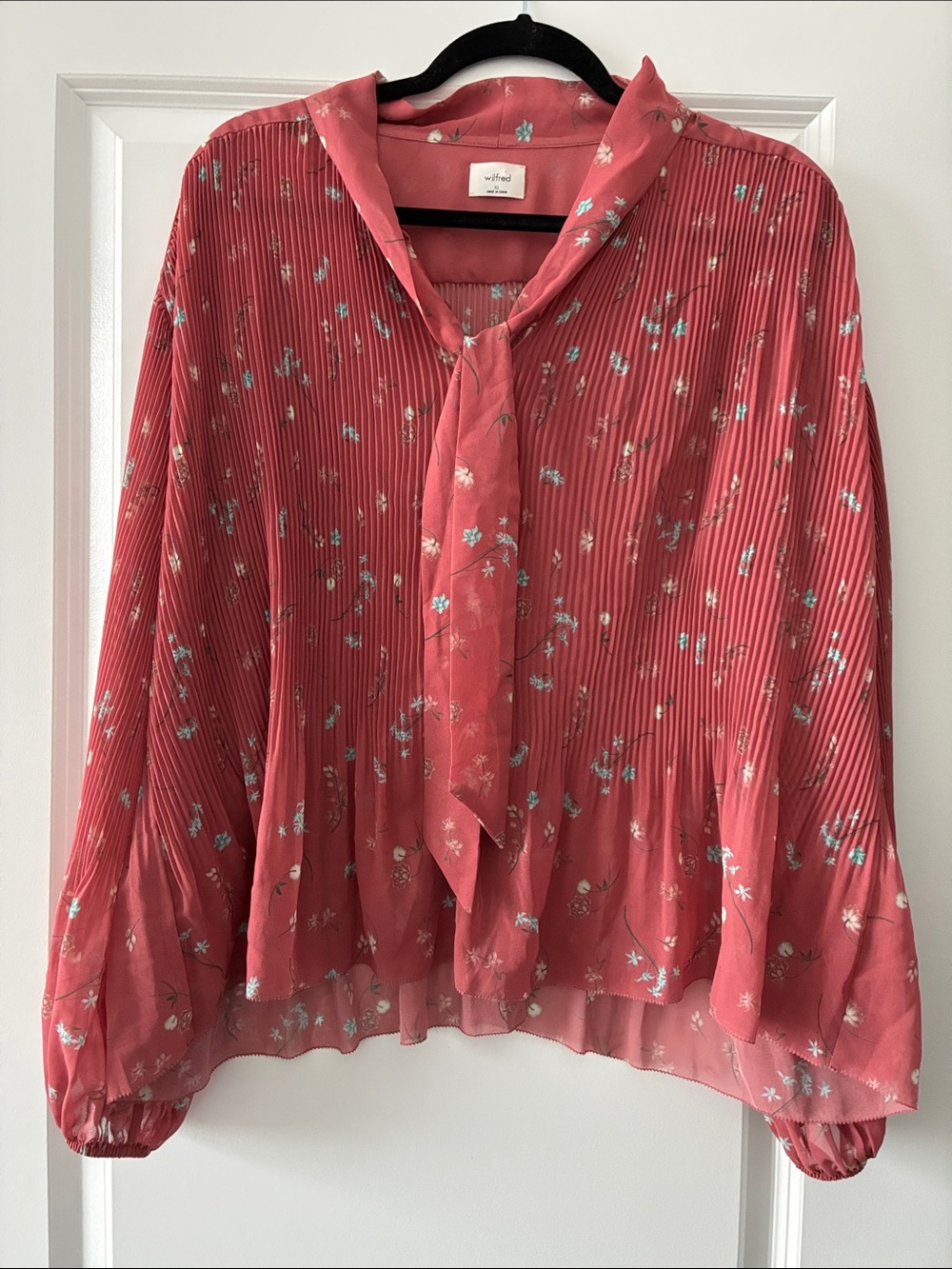 Aritzia Wilfred Size XL Floral Neck-Tie Blouse